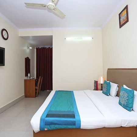 Oyo 10788 Hotel Harisons Continental Patna (Bihar) Bagian luar foto