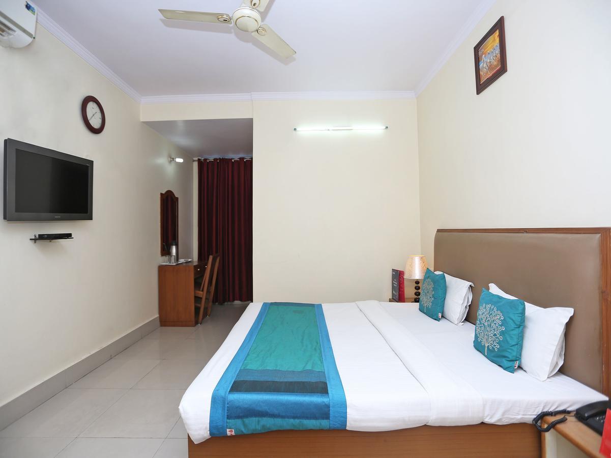 Oyo 10788 Hotel Harisons Continental Patna (Bihar) Bagian luar foto