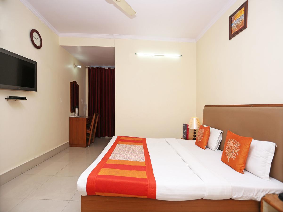 Oyo 10788 Hotel Harisons Continental Patna (Bihar) Bagian luar foto